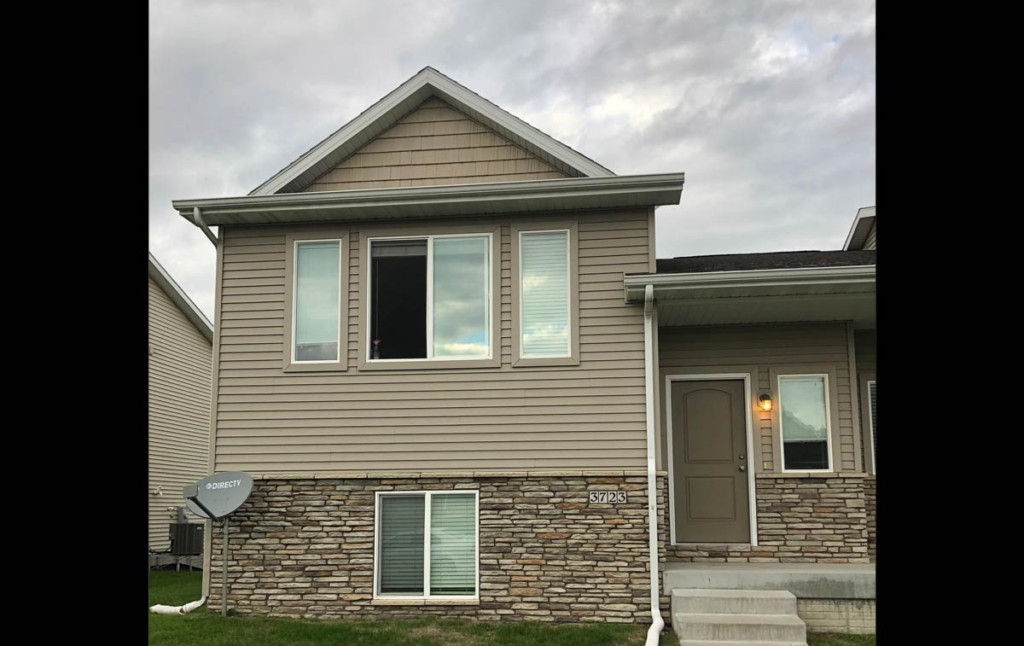 3723 Marigold Drive - Townhome for Rent - exterior