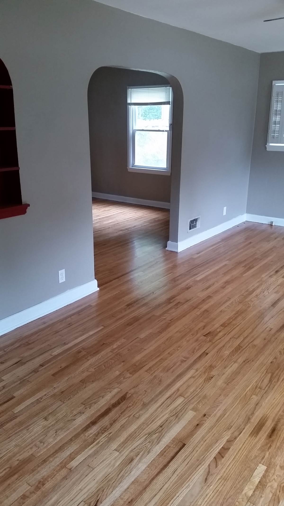 3107 Lincoln Way - livingroom with hardwood floors